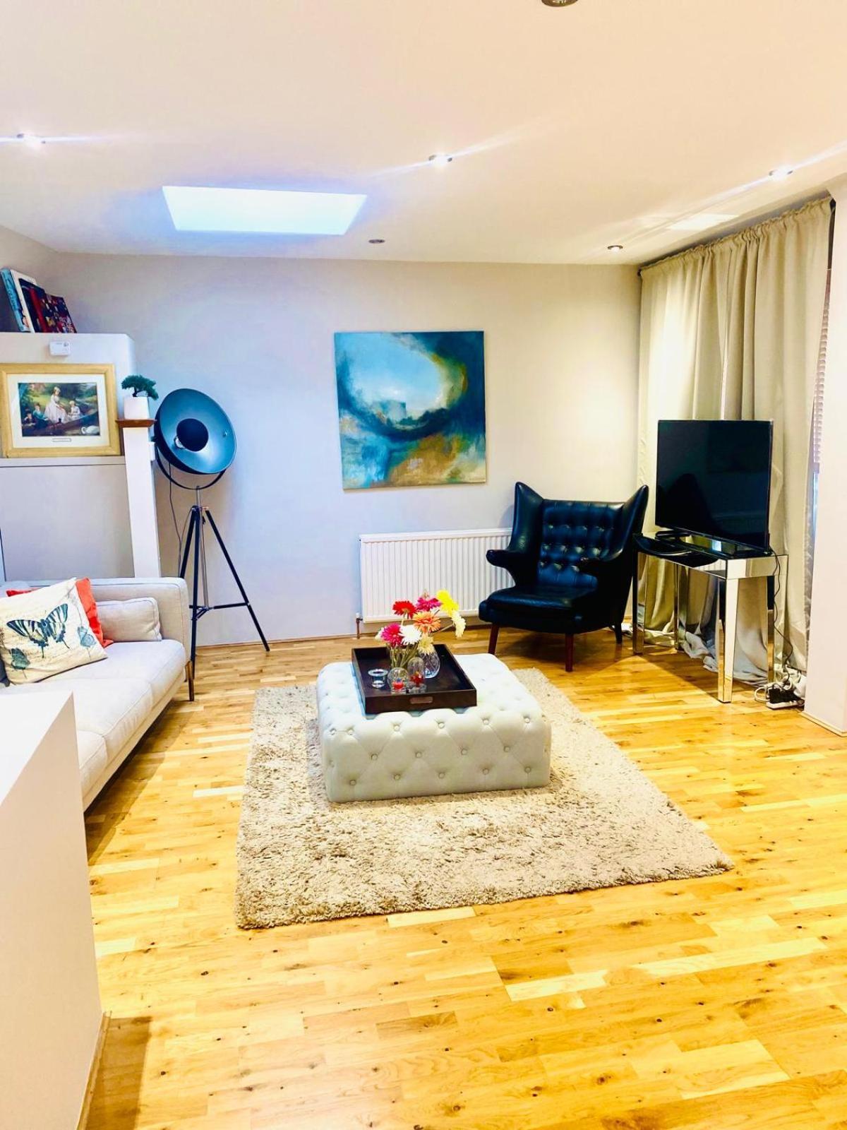 Large Self-Contained Cozy Studio Londra Dış mekan fotoğraf